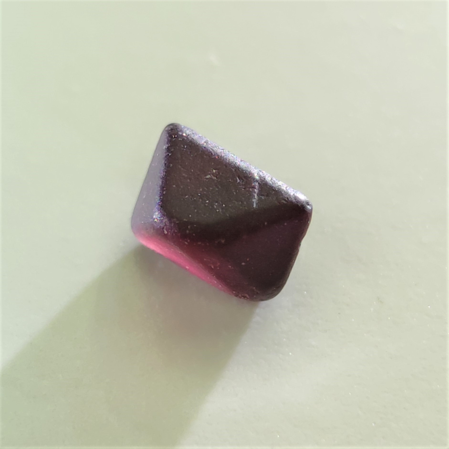 天然八角形尖晶石晶體 Natural Spinel octahedron crystal